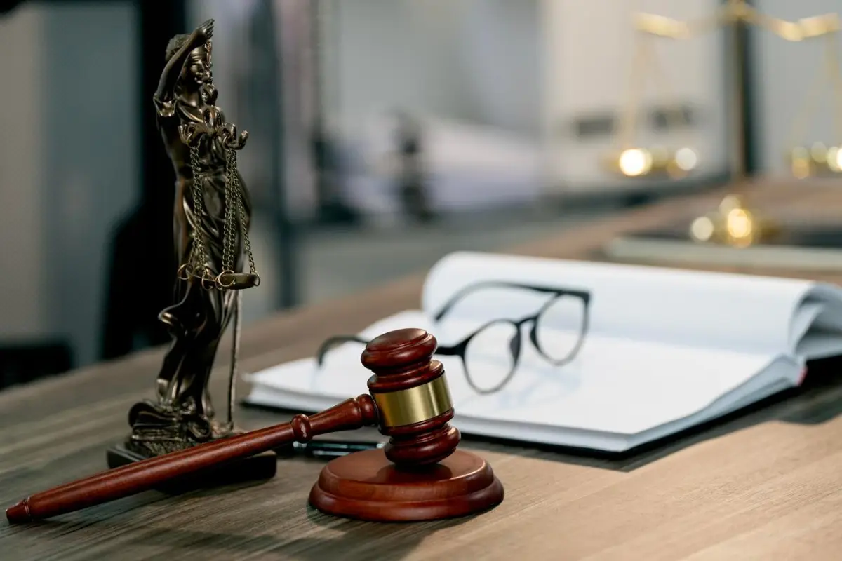 Mesa de escritório de advocacia